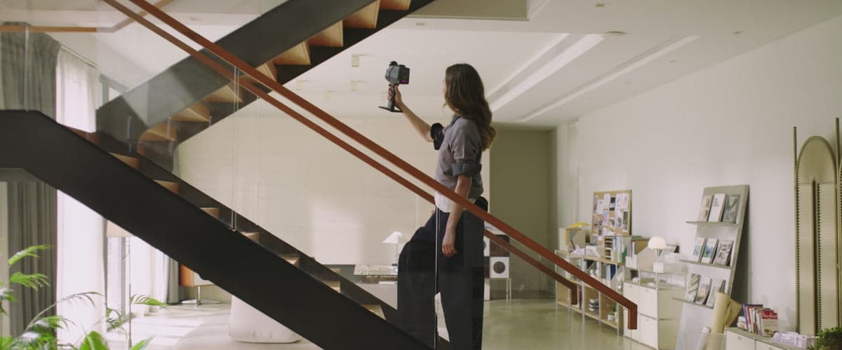 3DMakerpro Raven LiDAR scanning a house for high-fidelity 3D reconstruction processed in Ray Studio software.